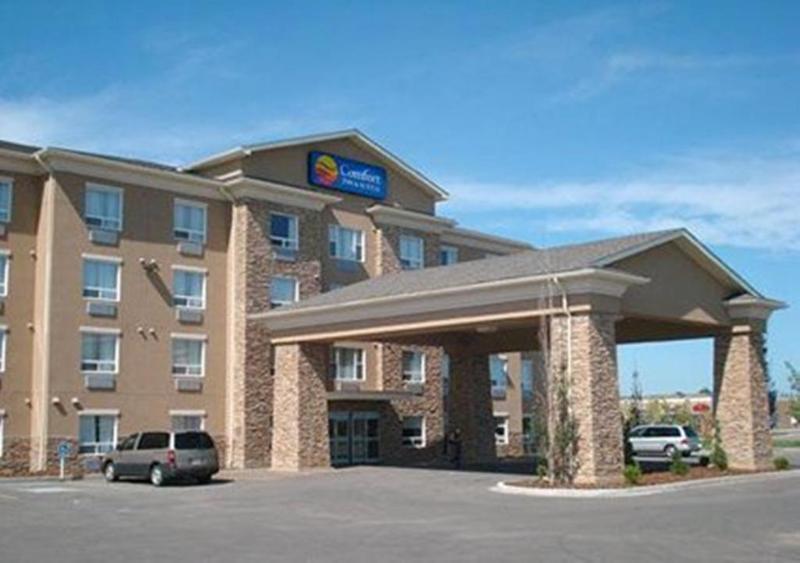 Comfort Inn & Suites Airdrie Exterior photo